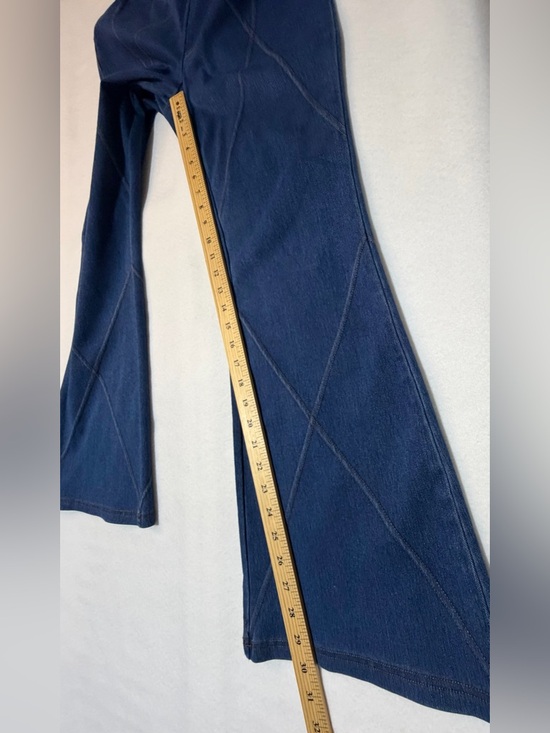 HalaraMagic Highwaisted Top Stitching
Washed Stretchy Flare Jeans SZ L - Picture 12 of 13
